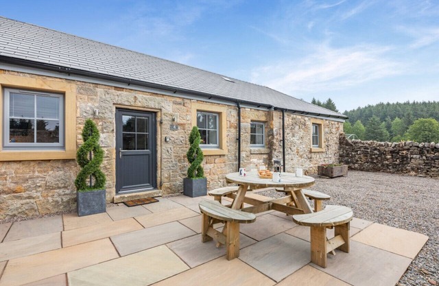 Two Hoots Cottage - Two Bedroom House, Sleeps 4