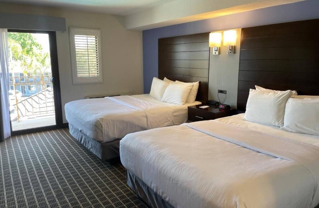 Two King bed & sofa bed Santa Cruz Beach Boardwalk