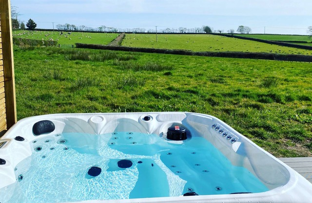 Two Moors Way Cottages luxury with hot tub - The Old hayloft