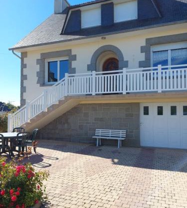 TY ANN maison avec jardin clos de mur, à proximité des commerces et à 3km des plages