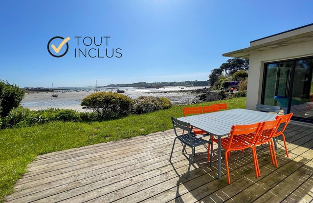 TY KOREJOU, splendid house/sauna/sea view