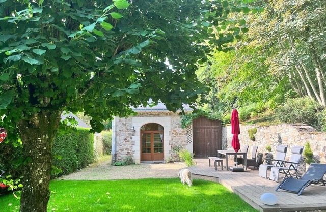 Typical Loire Valley stone house near Saumur, 2-4 people, quiet