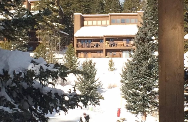 Tyra - True Ski In Ski Out, 732 sq ft with Spectacular Views. Stroll to town.