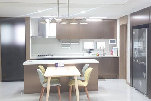 Ubang IU Studio House 33py