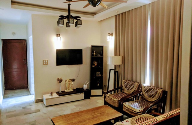 Uber Apartment for 4 in Central Delhi | Metro 5 mins away | Fully Airconditioned