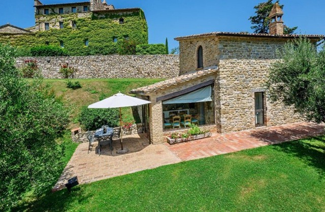 Ulivi - Luxury Vacation Rental in Umbertide