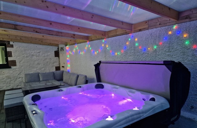 Ullapool - House - Sleeps 8 - Hot Tub - Seaside
