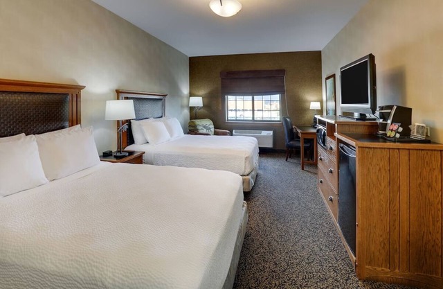 Ultimate Sioux City Experience: Lodge-Like Charm near Casino | 3 Units