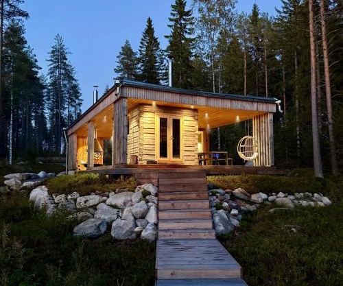 Ulvontähti - moderni mökki järven rannalla