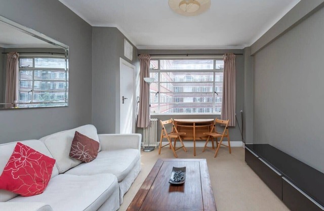 Unique 1-Bed Apartment in Vibrant Balham