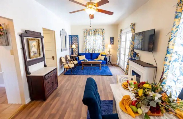 Unique 1-bedroom casita in Mesilla Park with hot tub