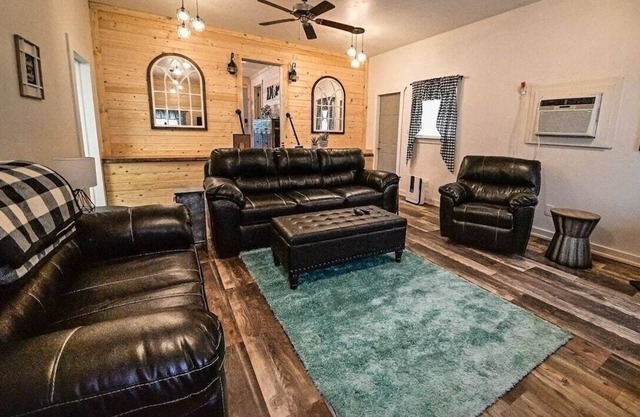 Unique 2 BR Spacious Cottage