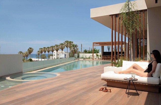 Unique 5BR Villa, Elegant Design & Beach Bliss