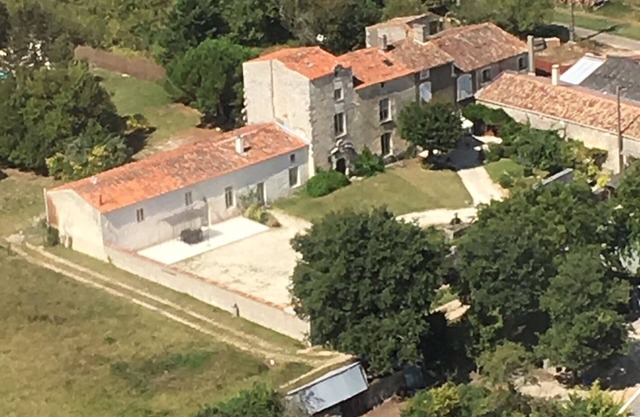 Unique! A seigneury of the 17th century, completely renovated, 20 minutes from the beach