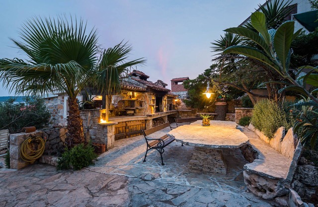 Unique Holiday Homes in Zavala