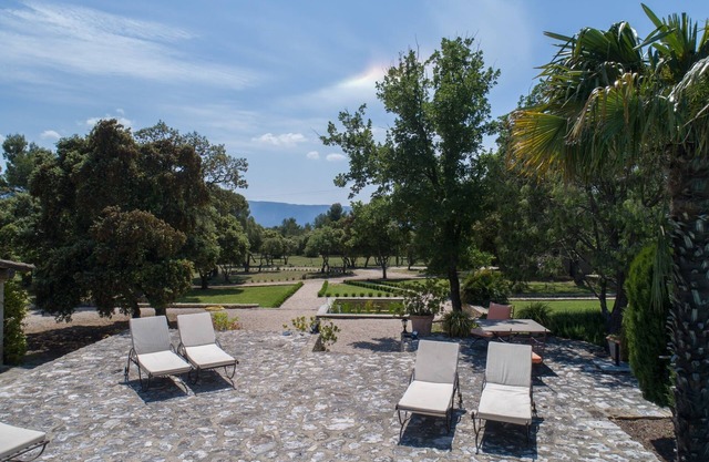 Unique in Gordes, unique in Provence