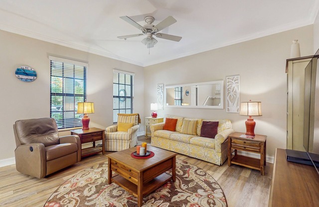 Unique, resort condo w/shared outdoor pool and access to amenities
