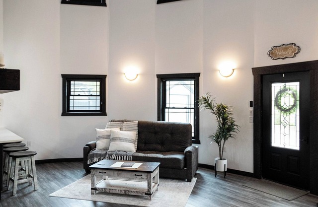 Unique stay, hot tub, secluded