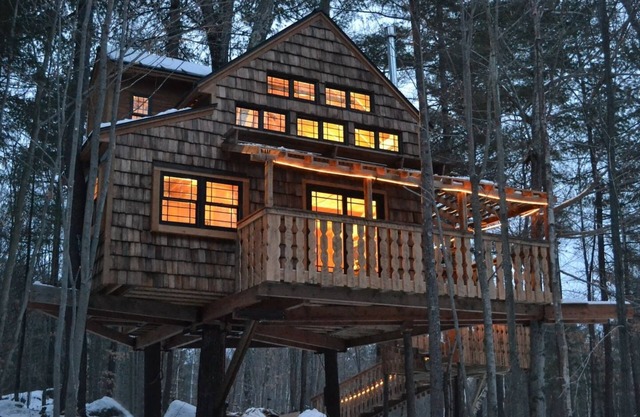 Unique Treehouse Near Mt Sunapee – No Cleaning Fee