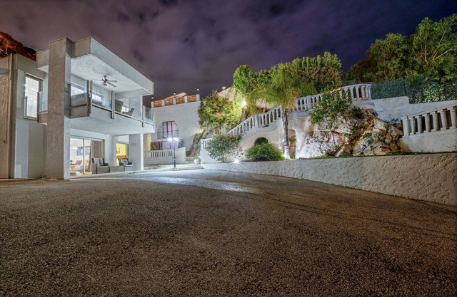 Unique Villa Boron! Sea view, swimming pool and Jacuzzi