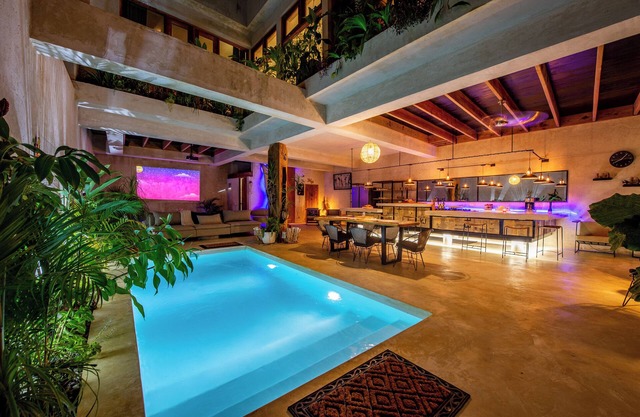 Unique Villa-Pool-Private in town, Close to Beach, Bars & Rests, Pet friendly