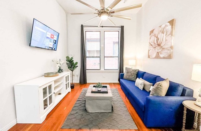 UNIT #303 2-bedroom/1-bath 700 sq. ft suite with Parking & 5 Beds including a full kitchen - Washer/Dryer