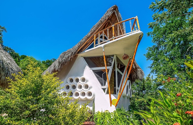 Unwind in Paradise: A Serene Getaway in Isla de Navidad