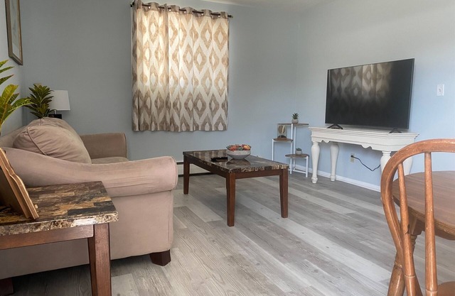 Updated Cozy 1bd Near Rivian & ISU