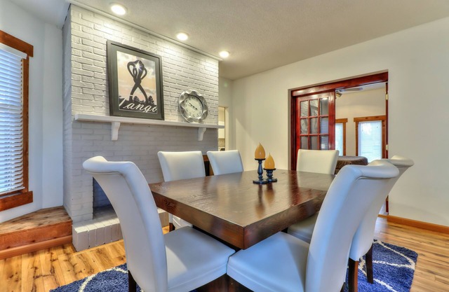 Updated Large House on Green Street Near UIUC