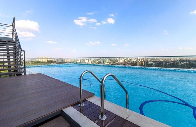 Upperhill View Palace Apartment