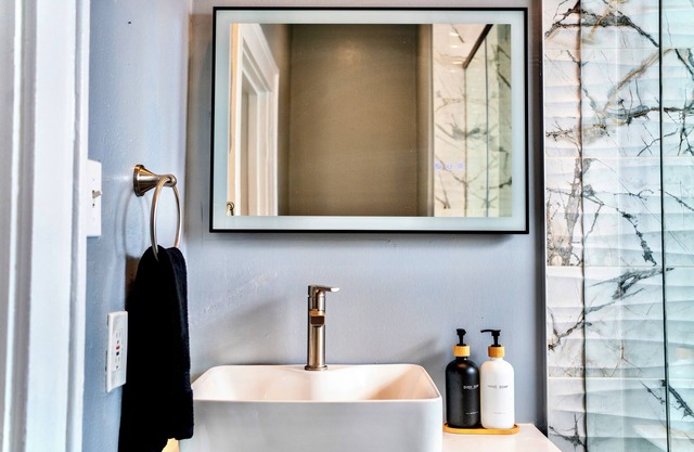 Upscale Cozy Stay In Montrose/1BR King Bed + Loft/Sleeps 4/Pool Table