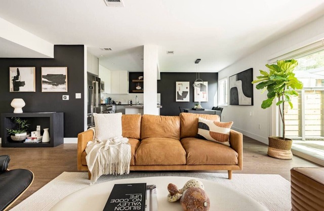 Upscale Menlo Park near Stanford, Sand Hill, Palo Alto