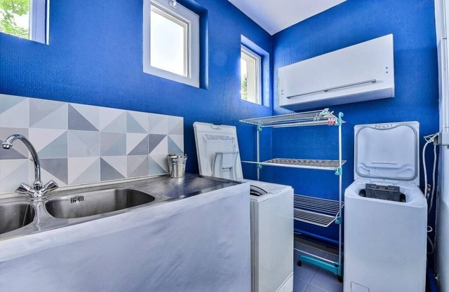 "Urbaine Colors" Bright and colorful apartment "Les Péri-Urbaines" (Peri-urban apartment)