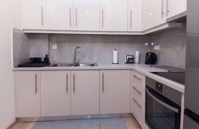 Urban Chic 2BR Experience in Galatsi