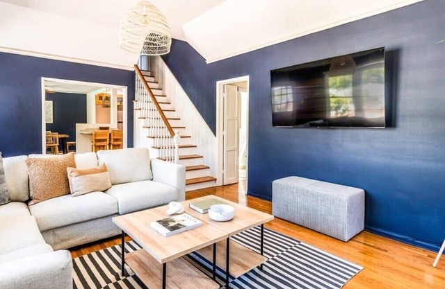 Urban cottage with big pool and great location