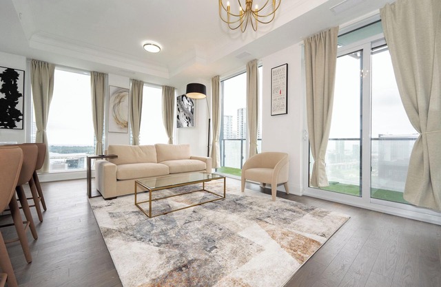 Urban Elegance: Luxurious 3-Bedroom Condo in the Heart of Downtown Toronto.