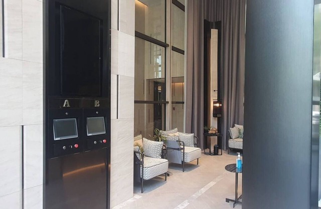 Urban Retreat in Heart of Bangkok - Luxe Condo with AC, WiFi