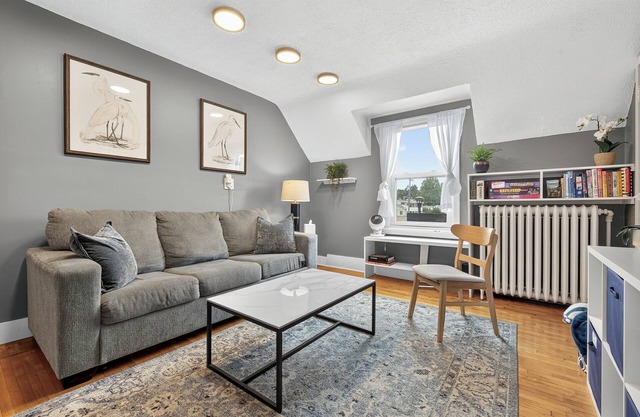 Urban Retreat 1BD + Sleeper Sofa Sleeps 4 Close to Airport & Downtown