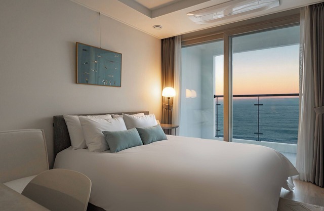 Urbanstay Sokcho Deungdae Beach