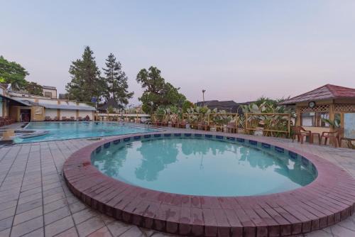 Urbanview Hotel Crown Tasikmalaya by RedDoorz