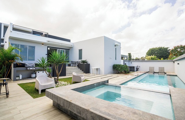 Utopia Luxury Villa - Private Pool, Hydromassage Jacuzzi & Near Amazing Beaches