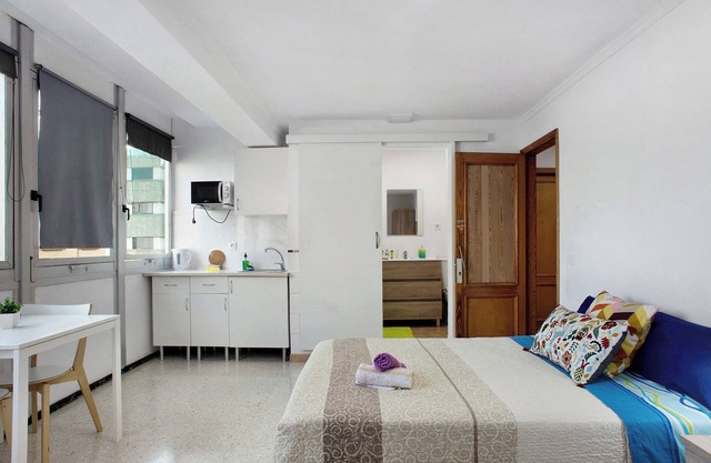 Vacation Studio '51' with Mountain View and Wi-Fi