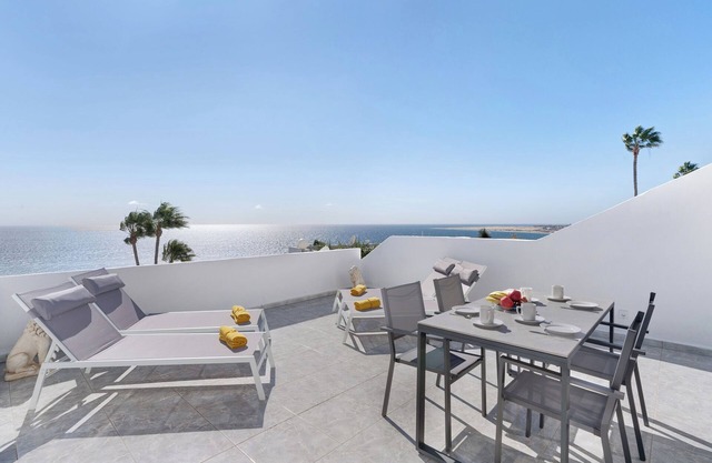 Vacation Home 'Bungalow Seaview' with Sea View, Shared Pool and Wi-Fi
