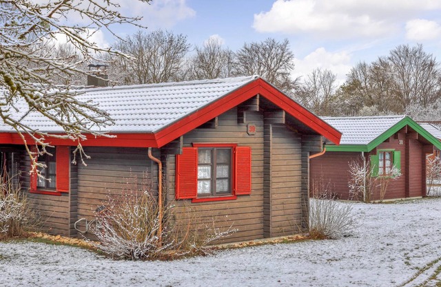 Vacation and relaxation in nature in your cozy wooden house in the vacation park Lauterdörfle.