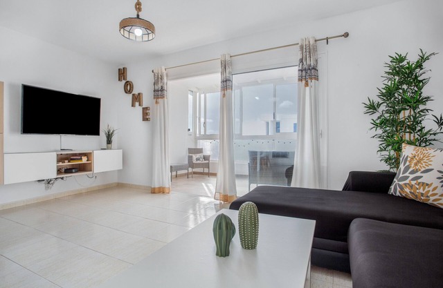 Vacation 'Casa Dragos' with Sea View, Private Terrace and Wi-Fi
