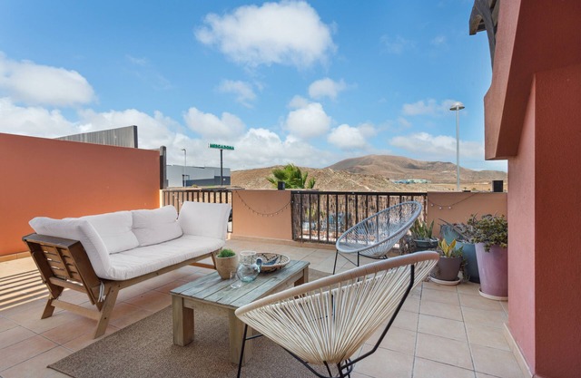 Vacation 'Casa Trisca Corralejo' with Sea View, Private Terrace and Wi-Fi
