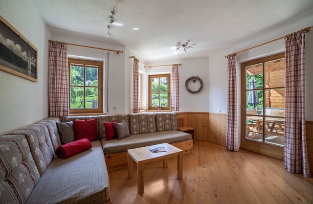 Vacation Home 'Ferienhaus Hof am Schloss' with Mountain View, Wi-Fi & Garden