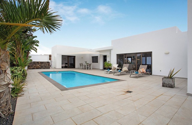 Vacation Home 'Casa Cabra' with Sea View, Private Pool and Wi-Fi