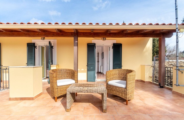 Vacation Home "Ilios County House" with Sea View, Private Terrace & Wi-Fi