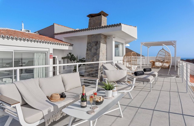 Vacation Home "Karat Punta Rasca" with Sea View, Private Pool & Wi-Fi